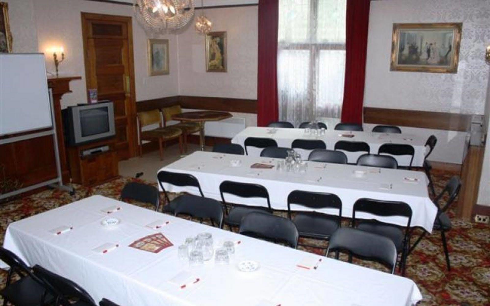 Motel Mayfair On Cavell Хоубарт Екстериор снимка