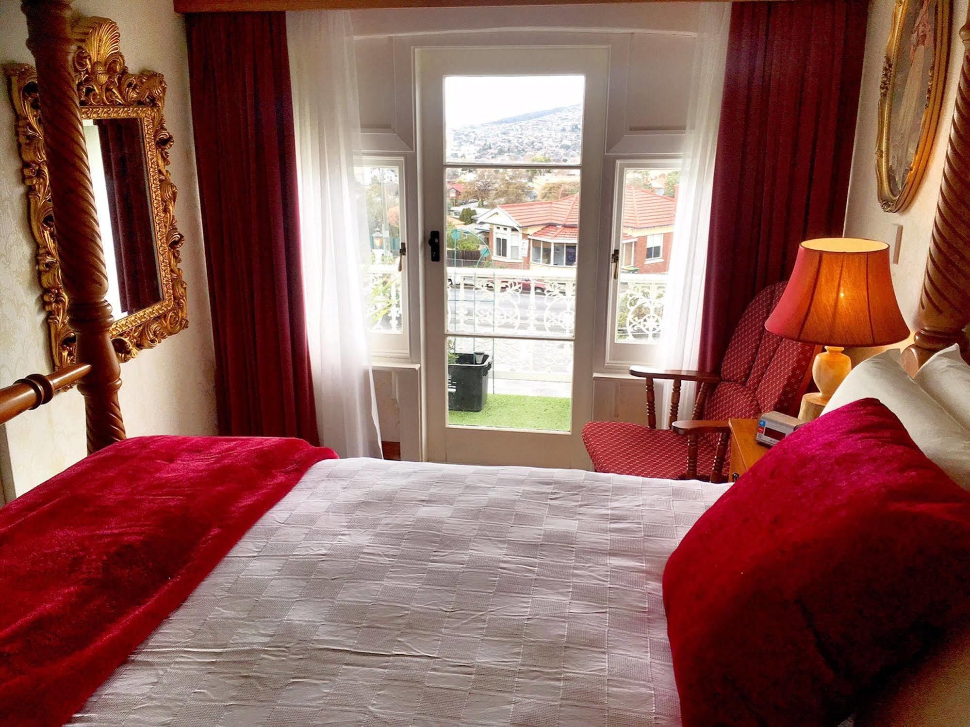 Motel Mayfair On Cavell Хоубарт Екстериор снимка