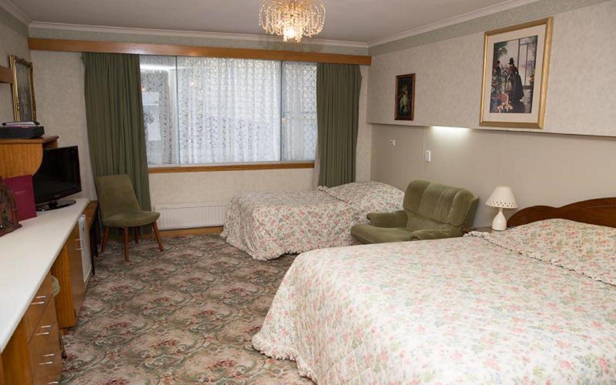 Motel Mayfair On Cavell Хоубарт Екстериор снимка