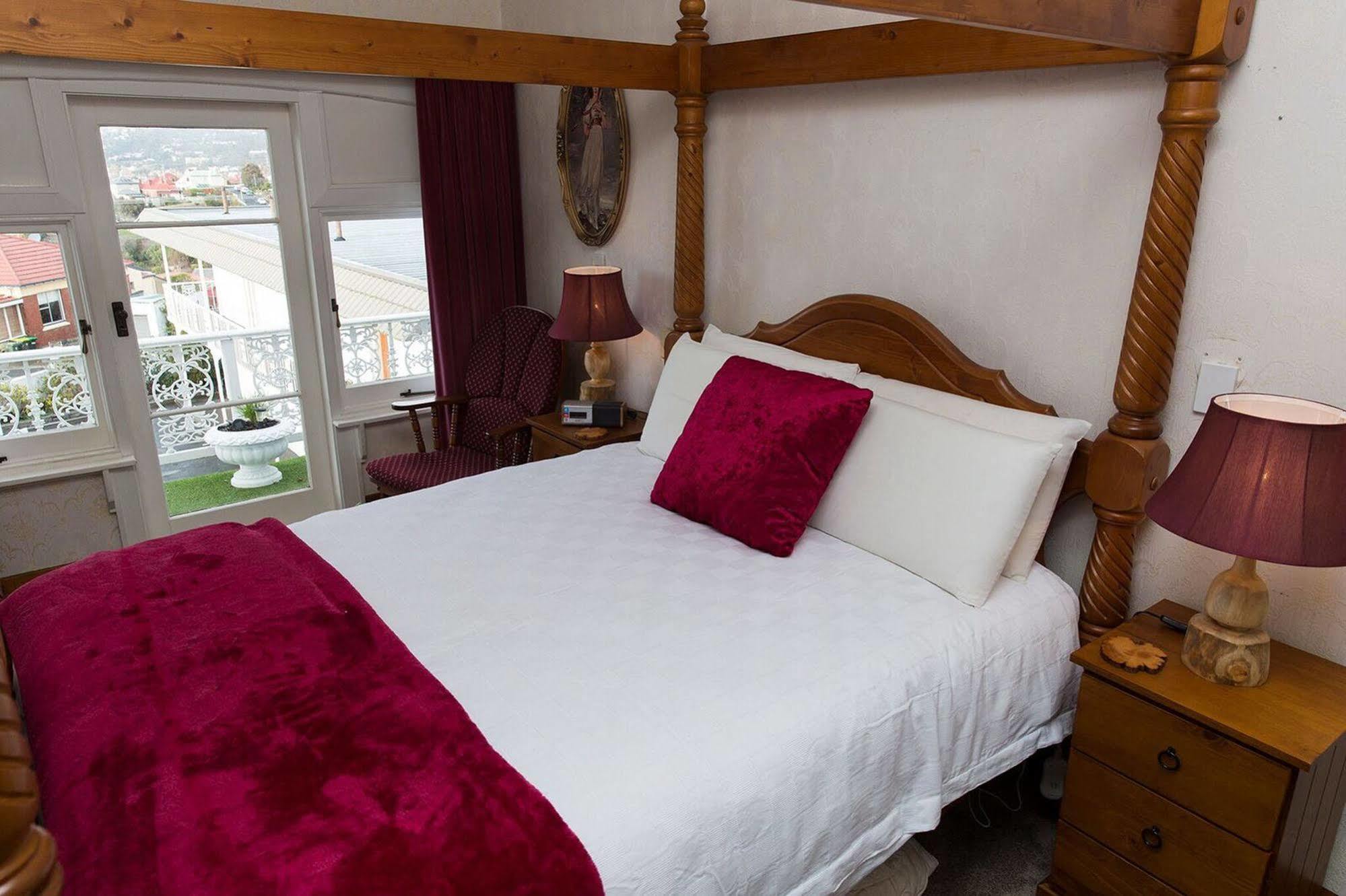 Motel Mayfair On Cavell Хоубарт Екстериор снимка