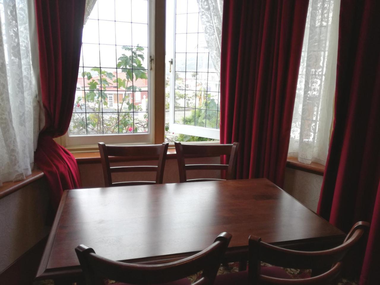 Motel Mayfair On Cavell Хоубарт Екстериор снимка