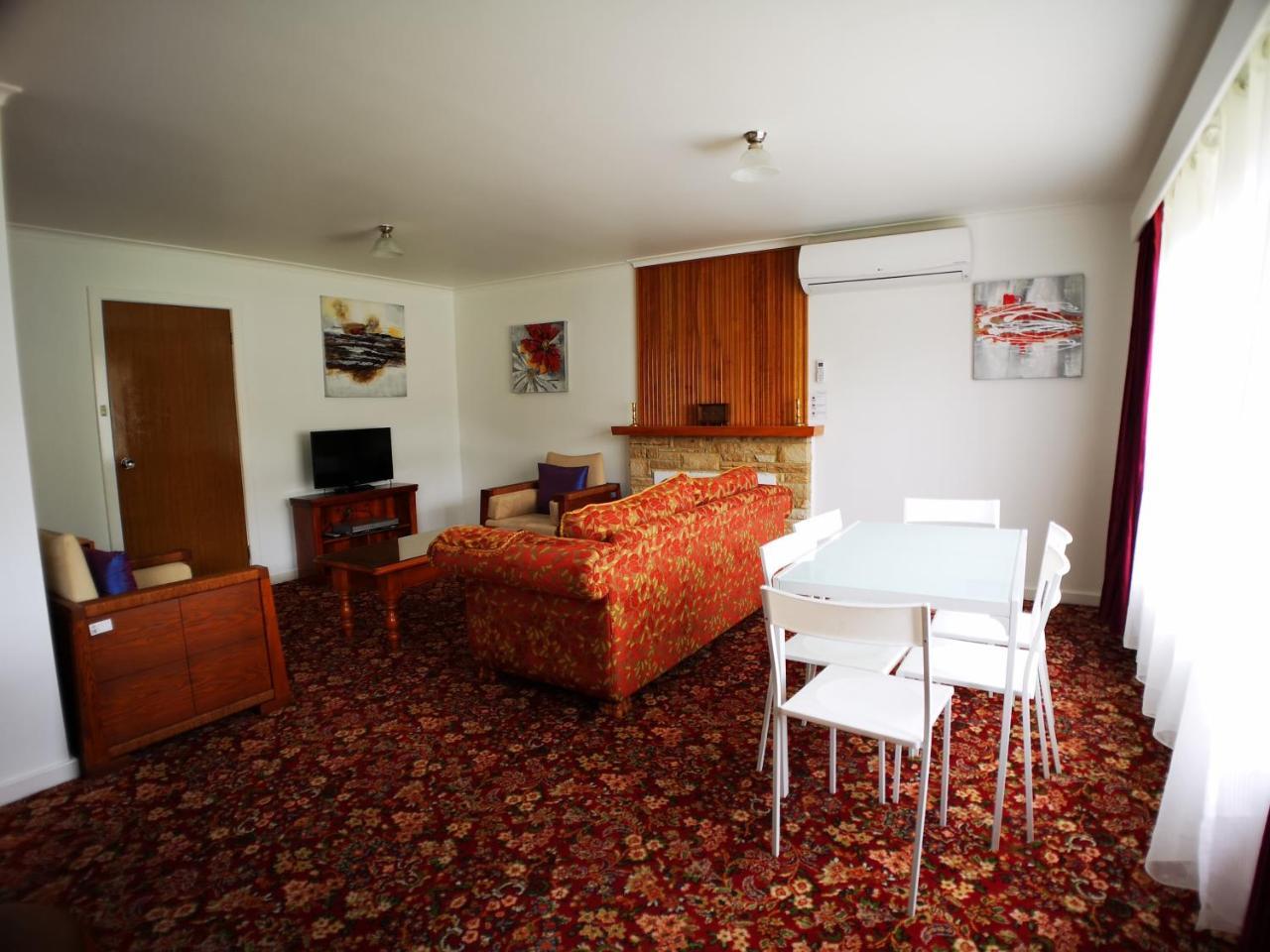 Motel Mayfair On Cavell Хоубарт Екстериор снимка