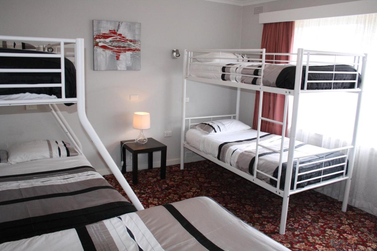 Motel Mayfair On Cavell Хоубарт Екстериор снимка