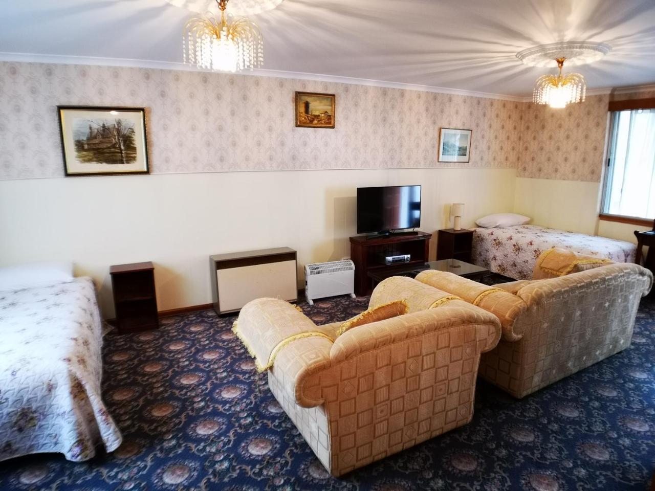 Motel Mayfair On Cavell Хоубарт Екстериор снимка