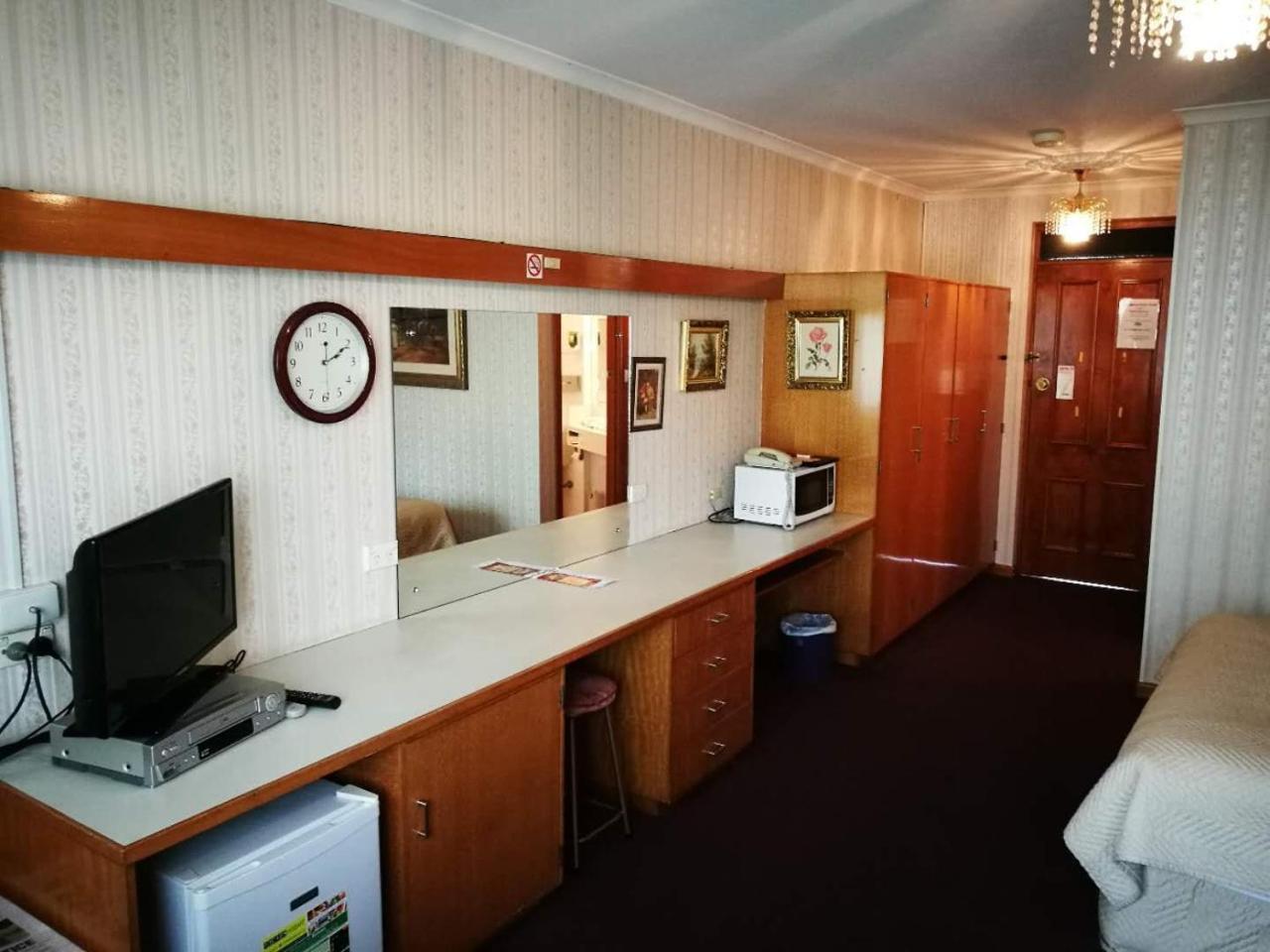 Motel Mayfair On Cavell Хоубарт Екстериор снимка